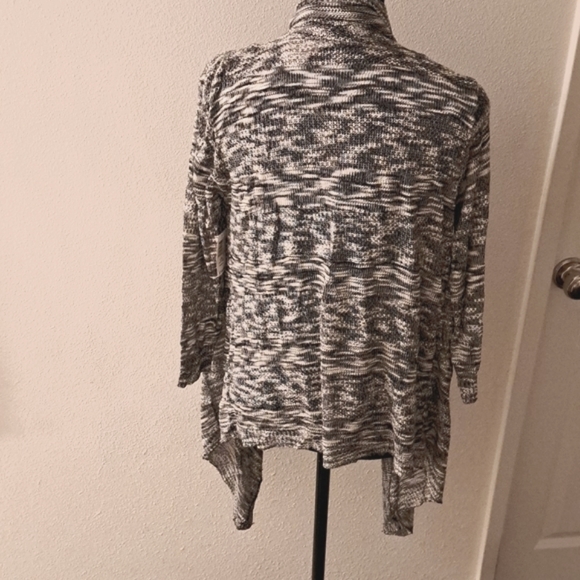 NWT No Boundaries Size Large Sweater Wrap - Picture 3 of 5